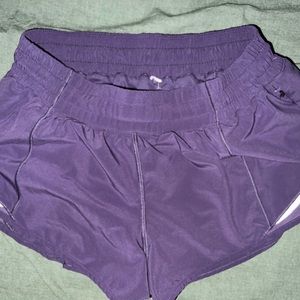 Lululemon shorty Hot Low Rose Short 2.5in